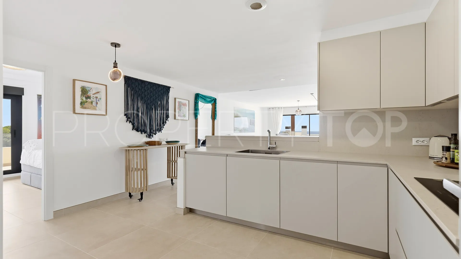 For sale penthouse with 3 bedrooms in Casares Golf