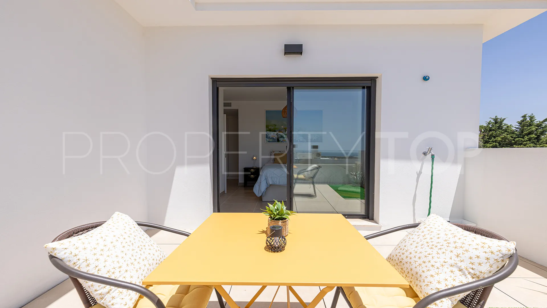 For sale penthouse with 3 bedrooms in Casares Golf