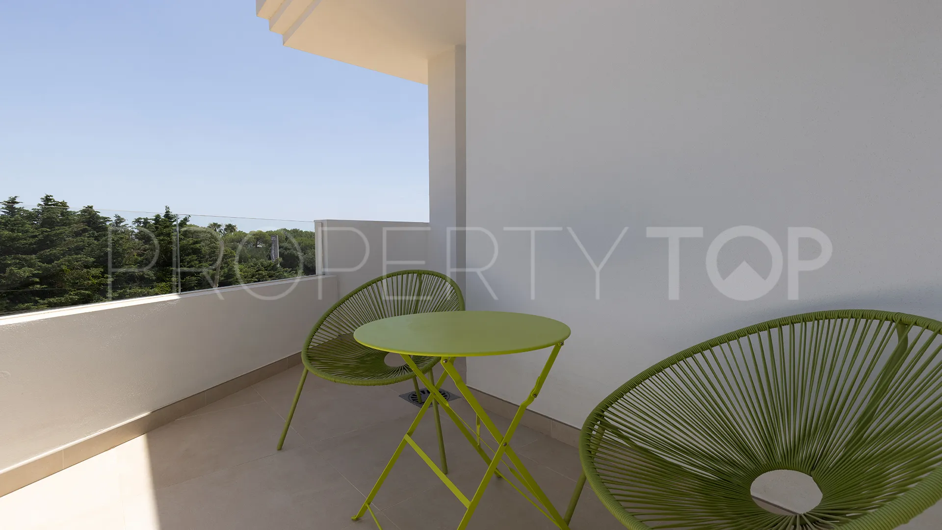 For sale penthouse with 3 bedrooms in Casares Golf