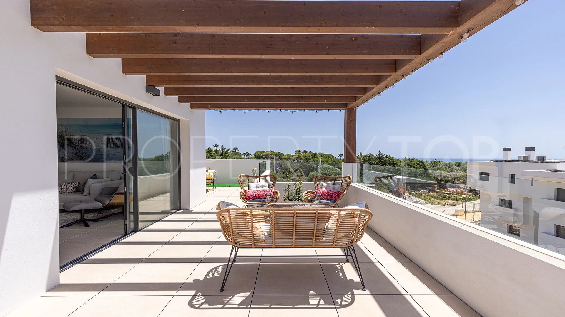 For sale penthouse with 3 bedrooms in Casares Golf