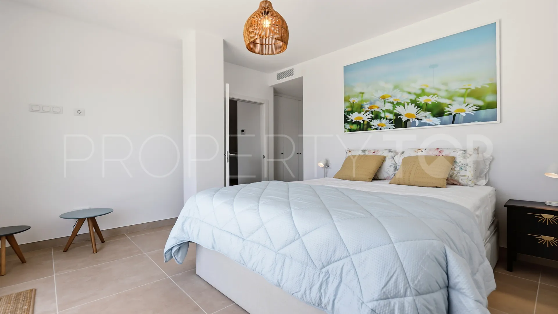 For sale penthouse with 3 bedrooms in Casares Golf