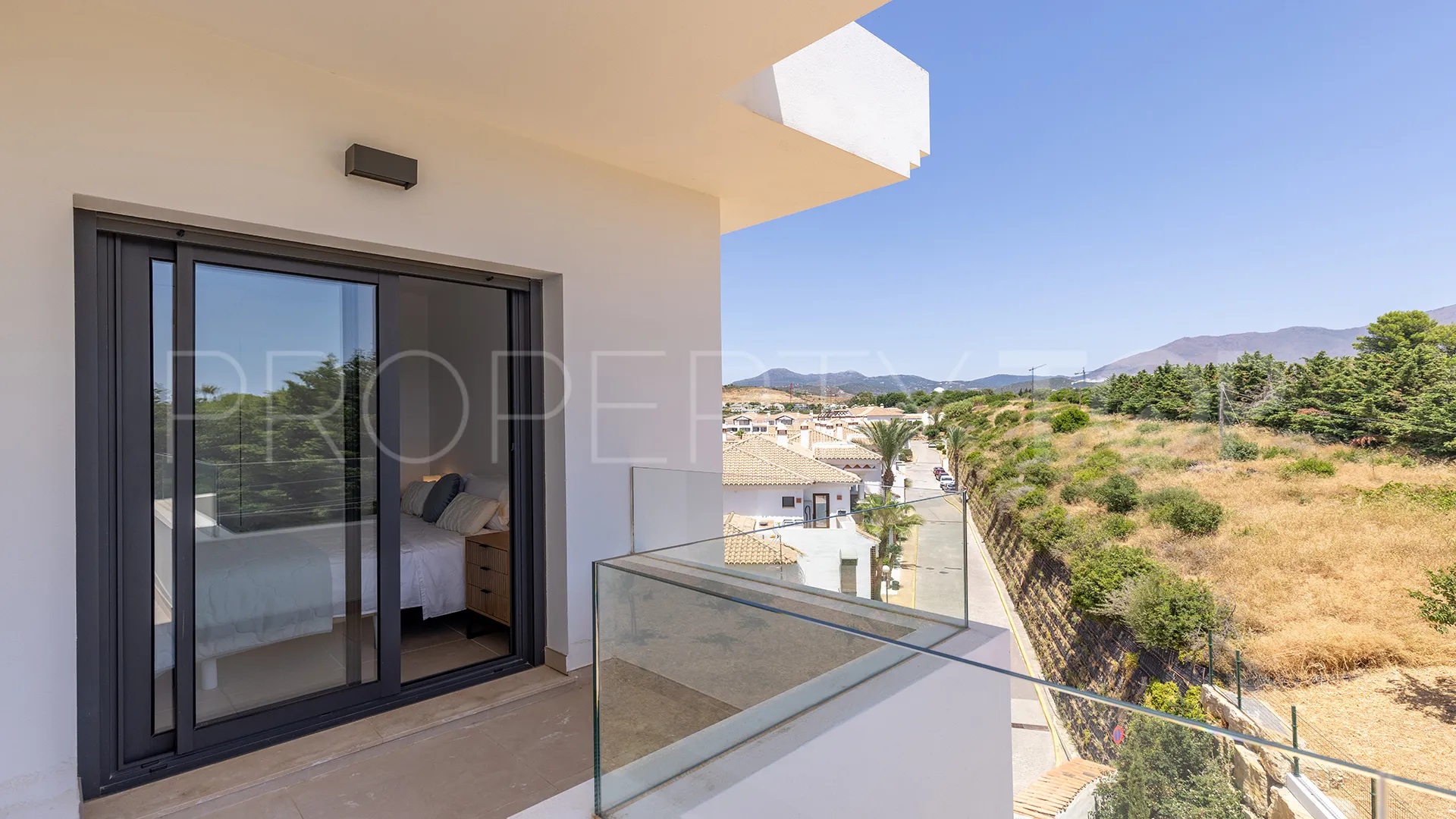 For sale penthouse with 3 bedrooms in Casares Golf