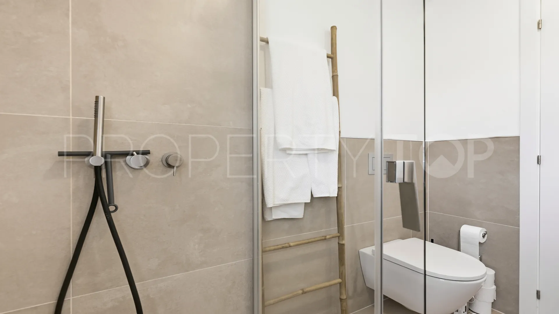For sale penthouse with 3 bedrooms in Casares Golf