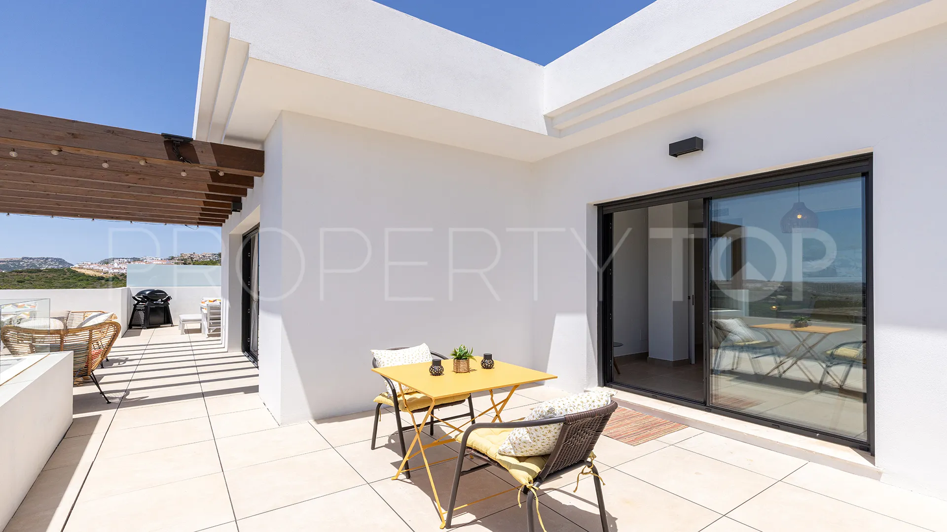 For sale penthouse with 3 bedrooms in Casares Golf