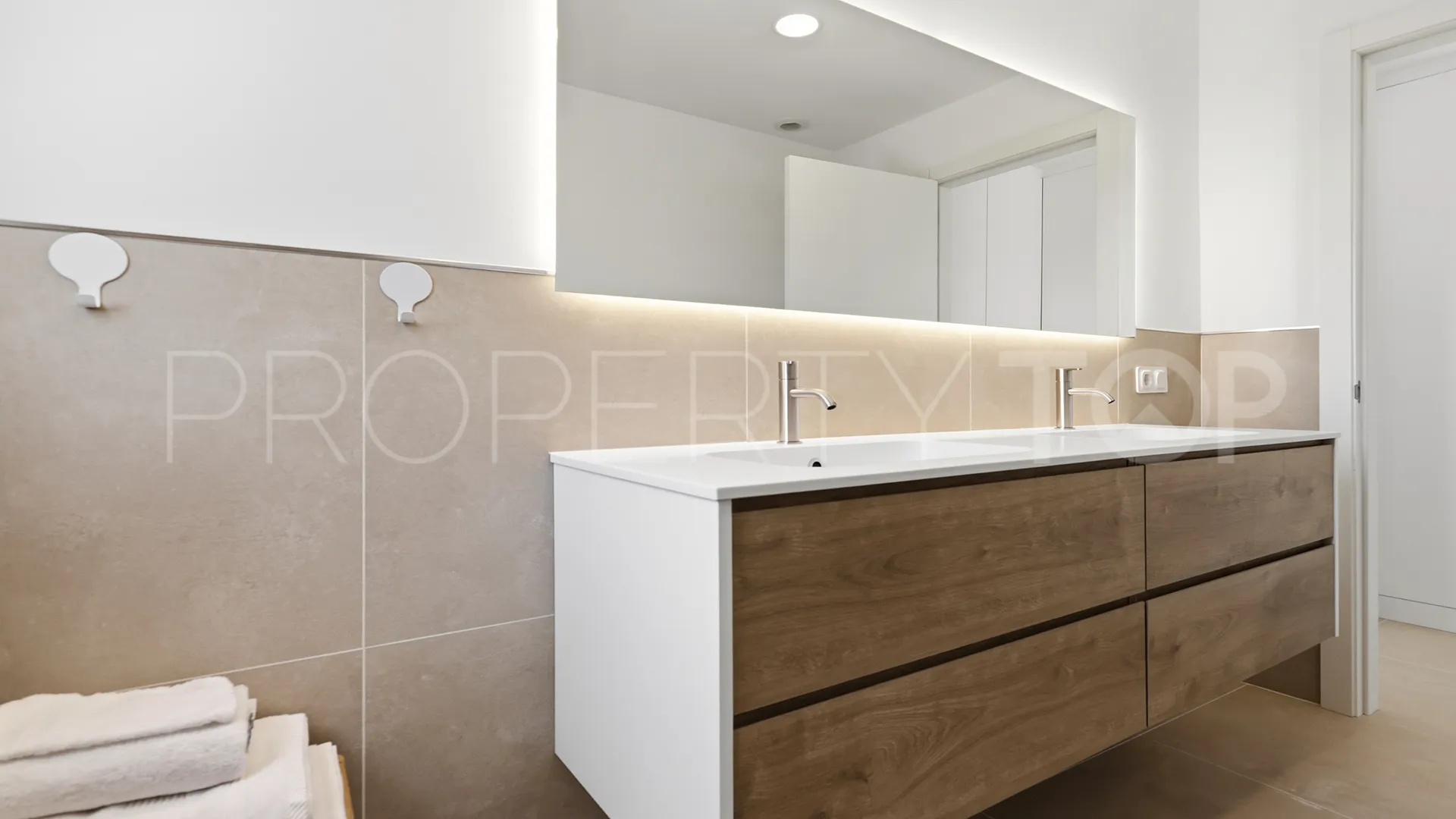 For sale penthouse with 3 bedrooms in Casares Golf
