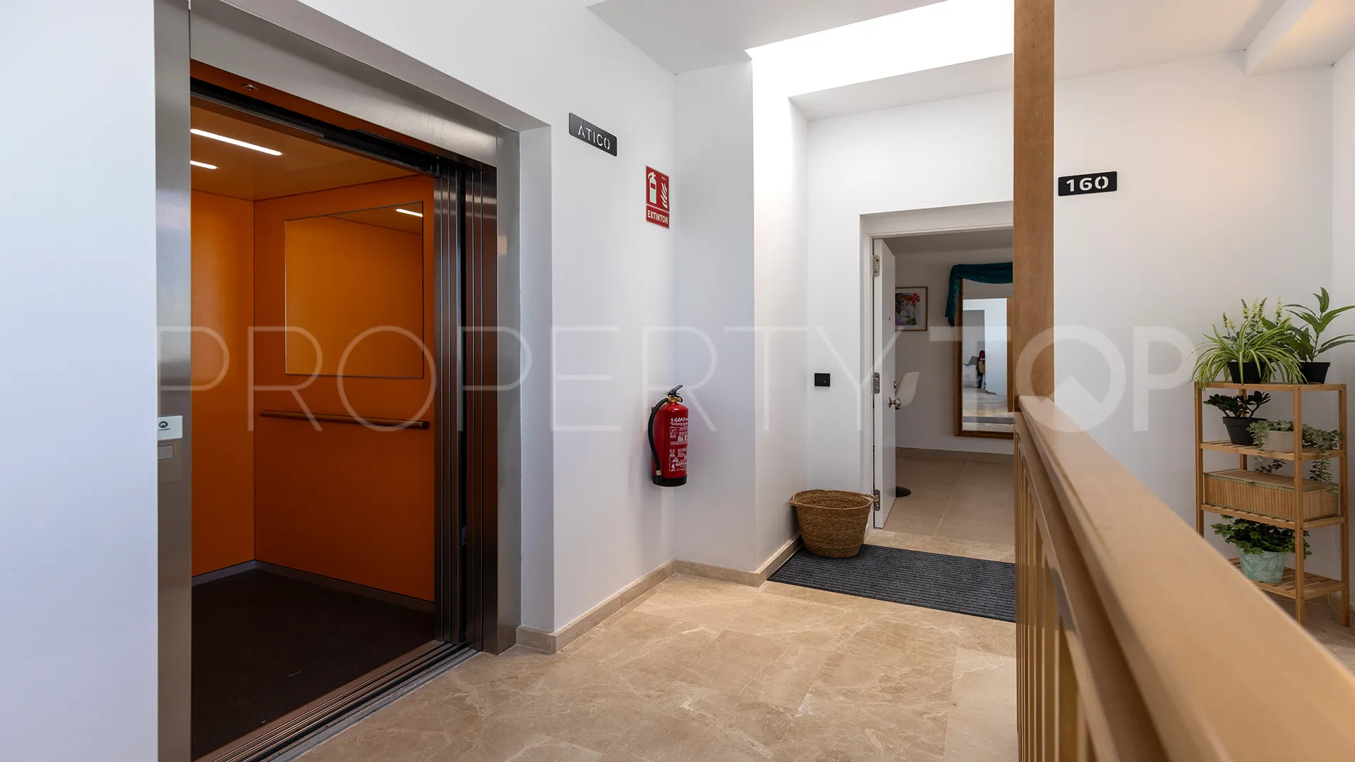 For sale penthouse with 3 bedrooms in Casares Golf
