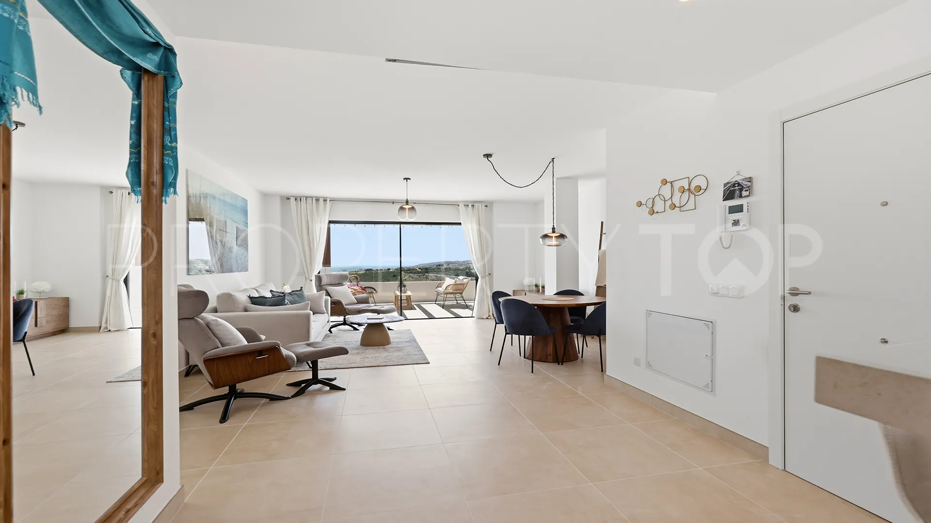 For sale penthouse with 3 bedrooms in Casares Golf