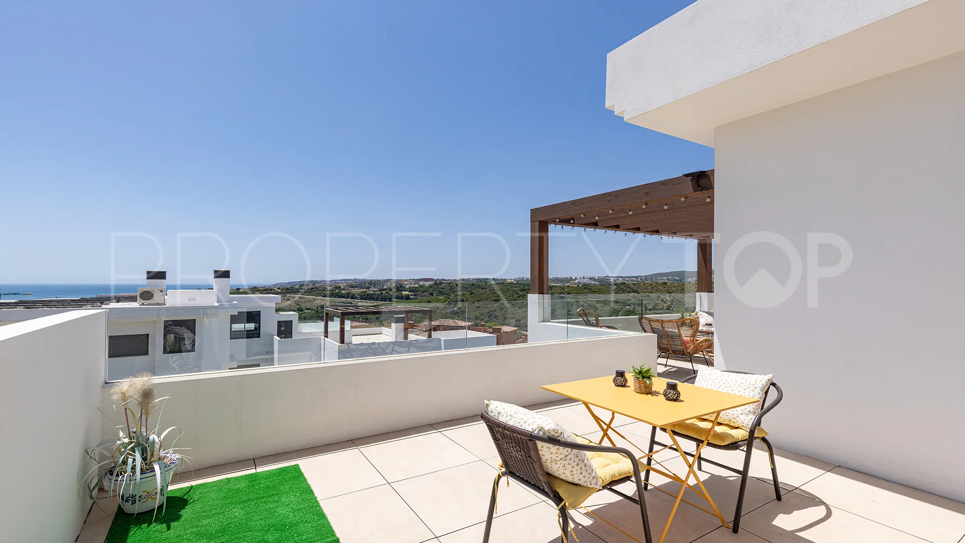 For sale penthouse with 3 bedrooms in Casares Golf