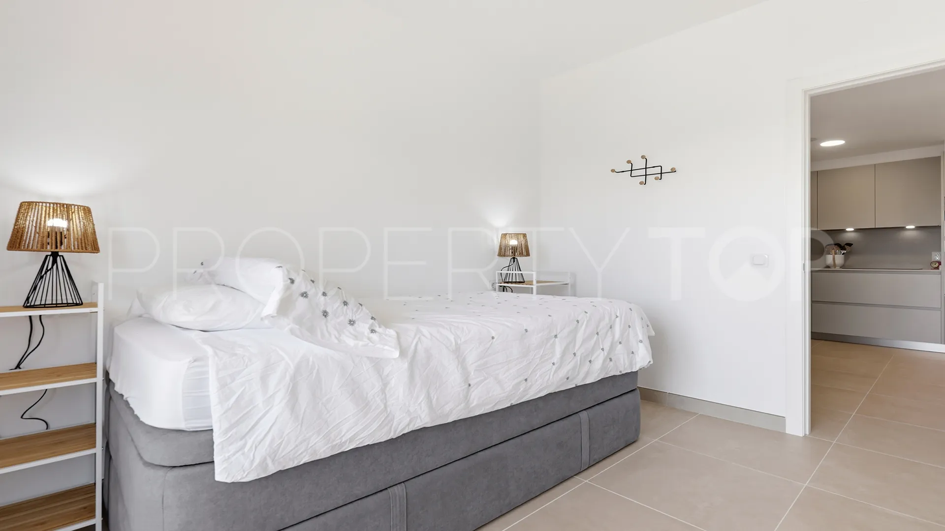 For sale penthouse with 3 bedrooms in Casares Golf