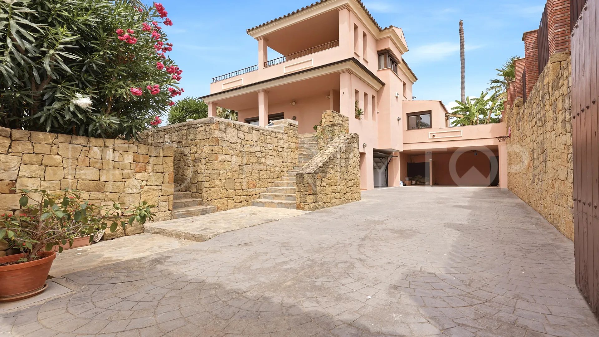 Villa for sale in Seghers