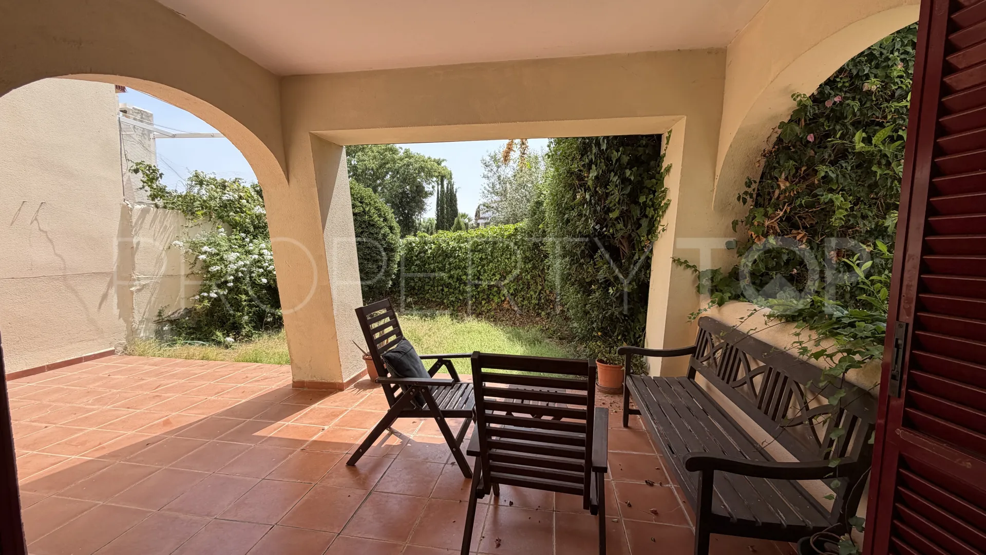 For sale ground floor apartment with 2 bedrooms in Bahia de Casares
