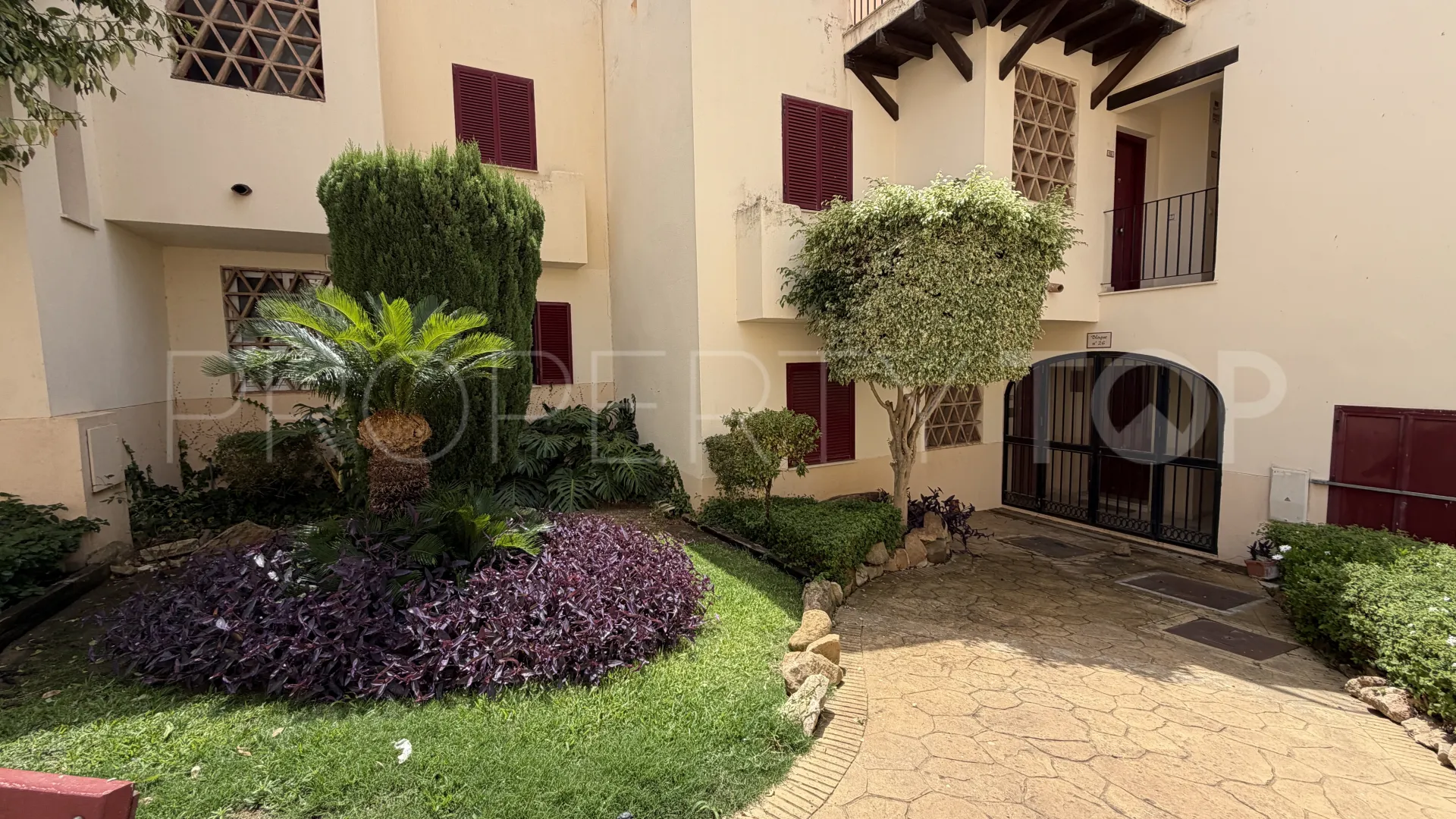 For sale ground floor apartment with 2 bedrooms in Bahia de Casares