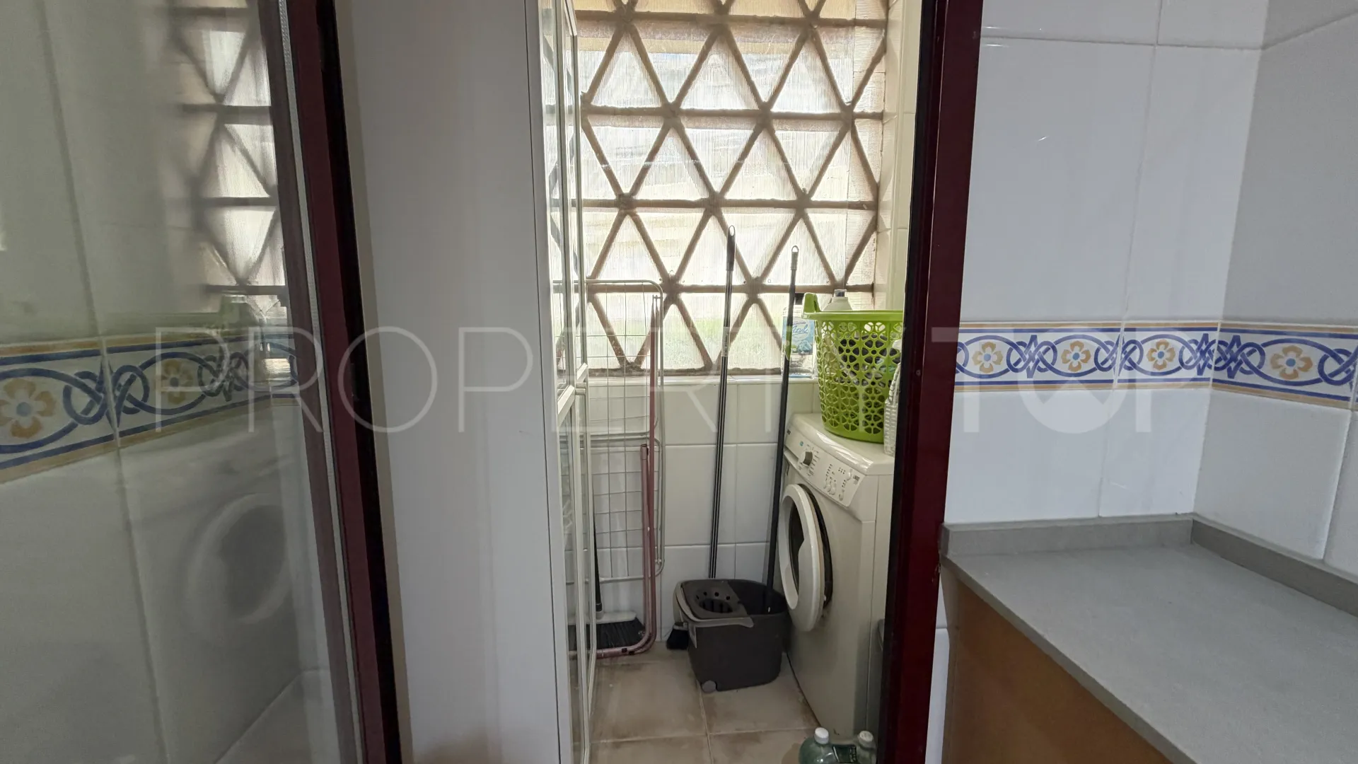For sale ground floor apartment with 2 bedrooms in Bahia de Casares