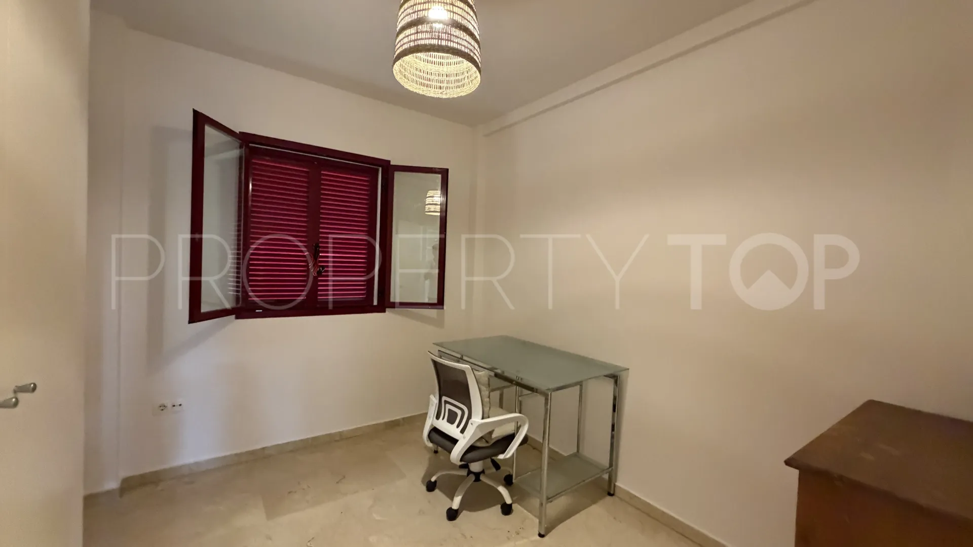 For sale ground floor apartment with 2 bedrooms in Bahia de Casares