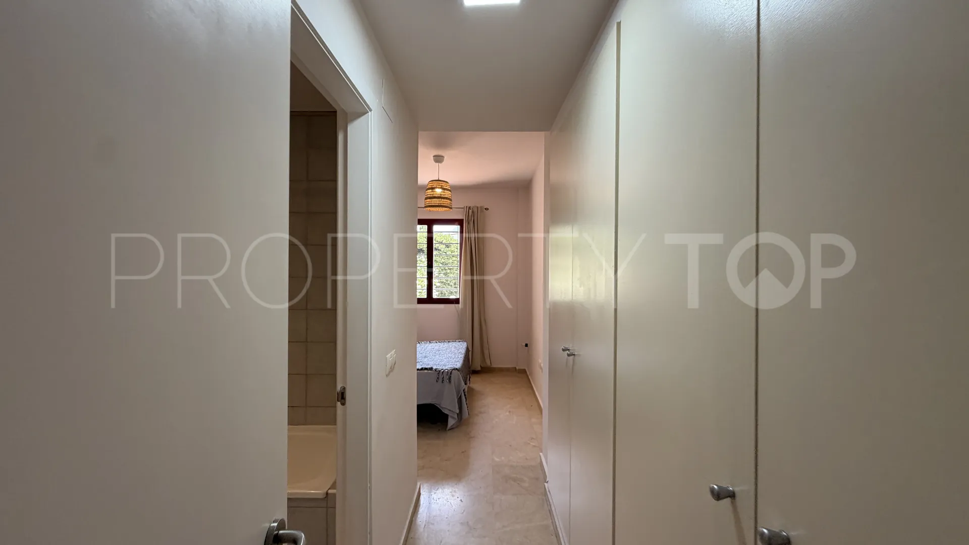 For sale ground floor apartment with 2 bedrooms in Bahia de Casares