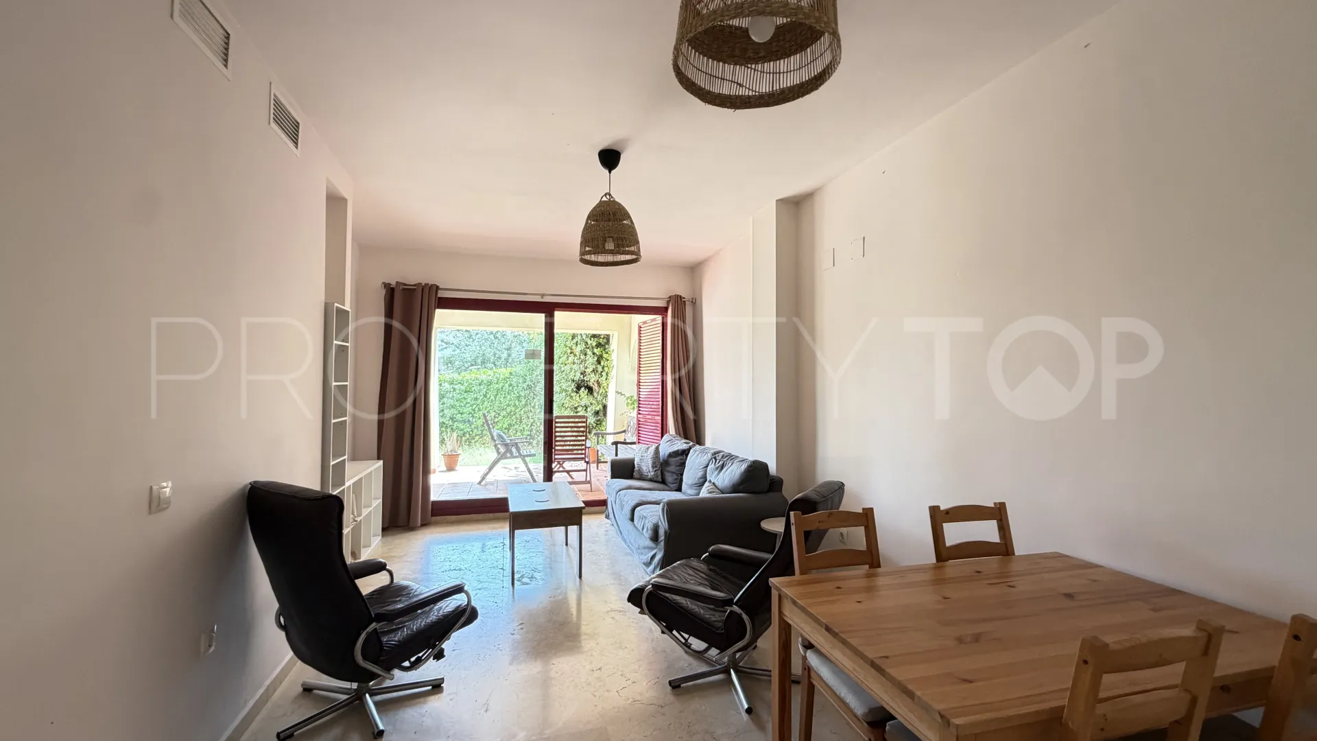 For sale ground floor apartment with 2 bedrooms in Bahia de Casares