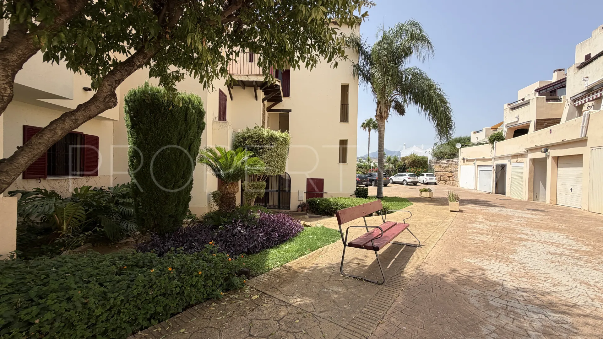For sale ground floor apartment with 2 bedrooms in Bahia de Casares