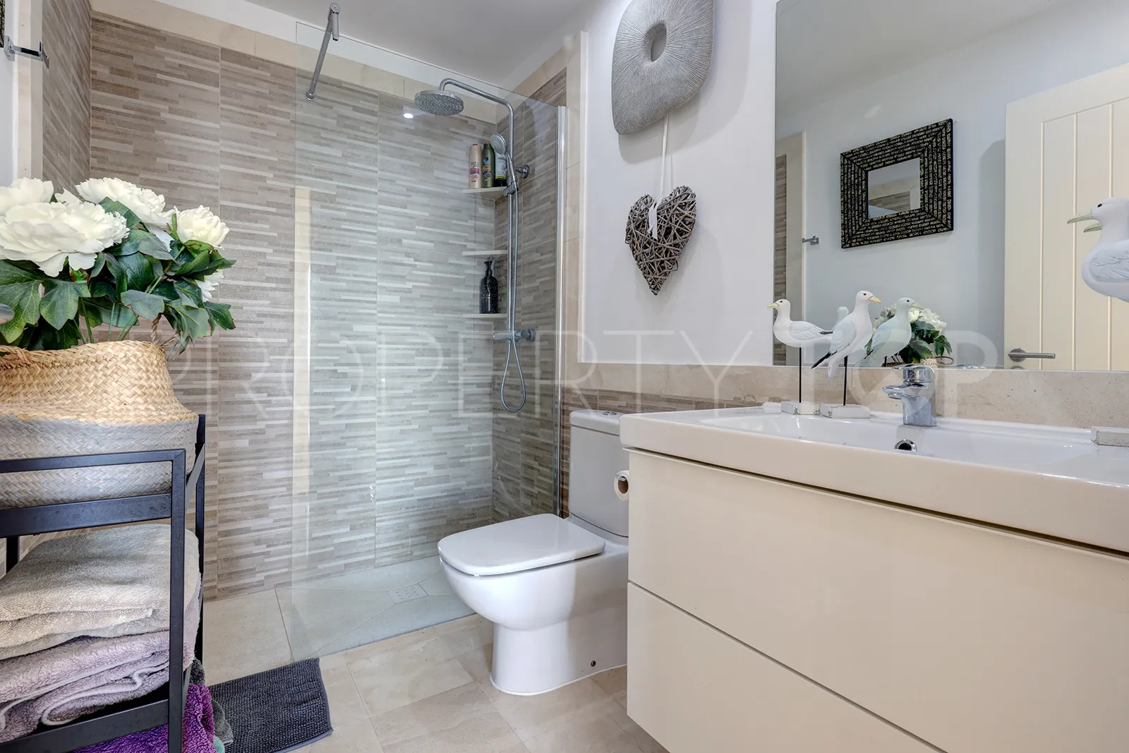 Doña Julia, apartamento planta baja a la venta con 3 dormitorios