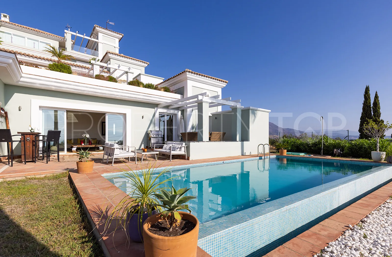 Doña Julia, apartamento planta baja a la venta con 3 dormitorios