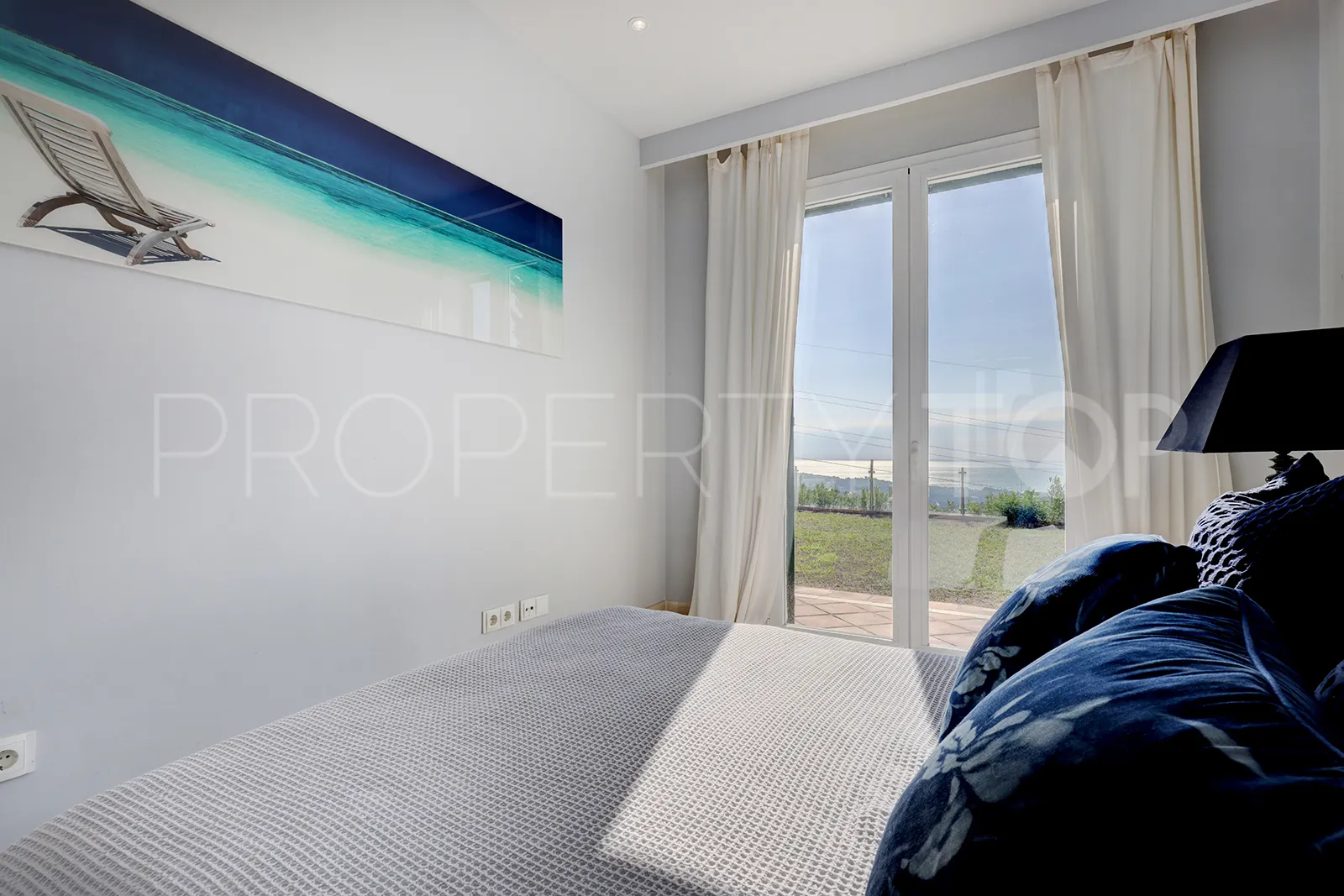 Doña Julia, apartamento planta baja a la venta con 3 dormitorios
