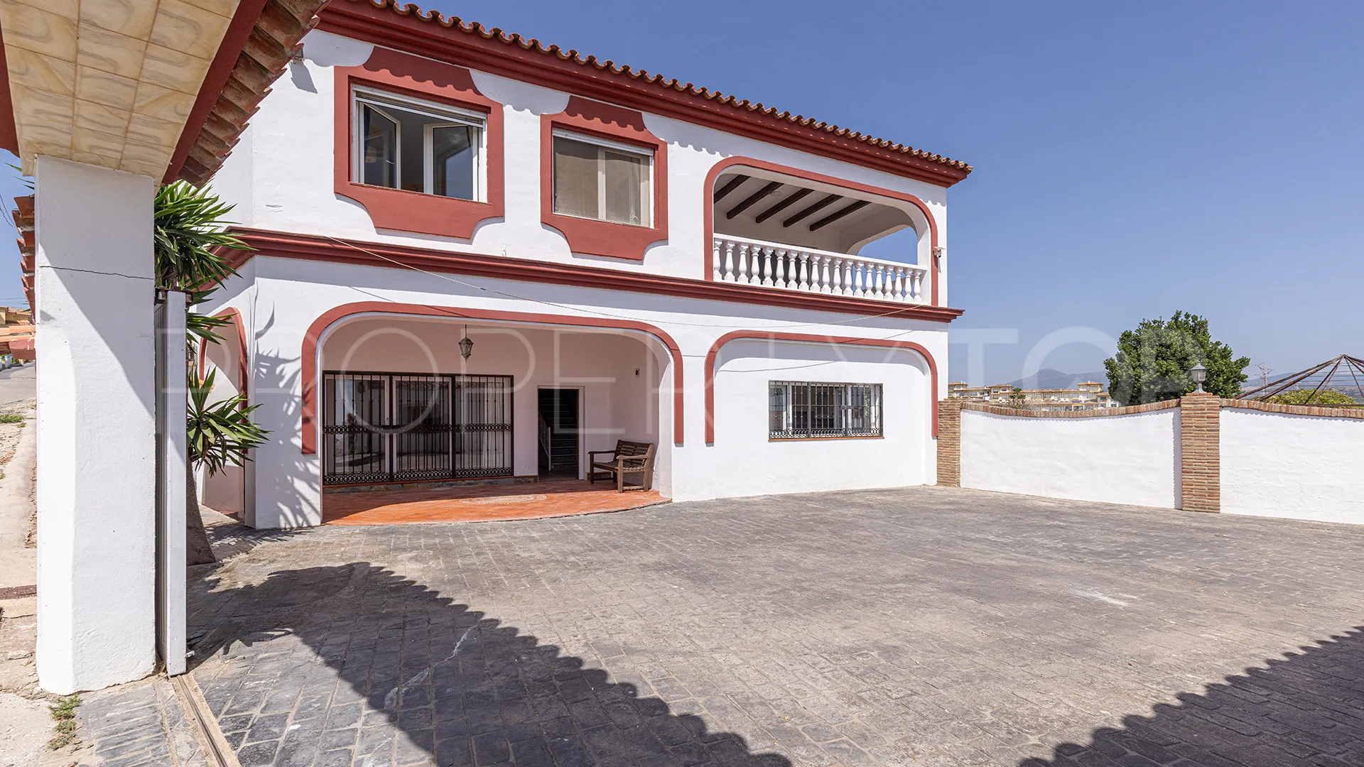 Villa en venta con 4 dormitorios en Manilva