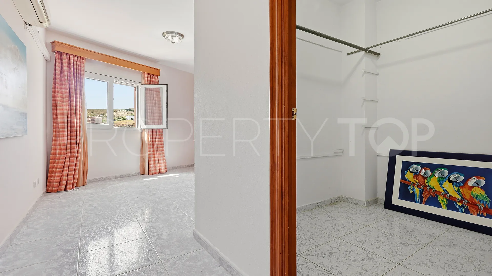Villa en venta con 4 dormitorios en Manilva