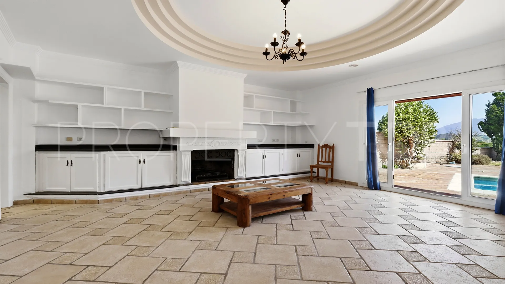 Villa en venta con 4 dormitorios en Manilva
