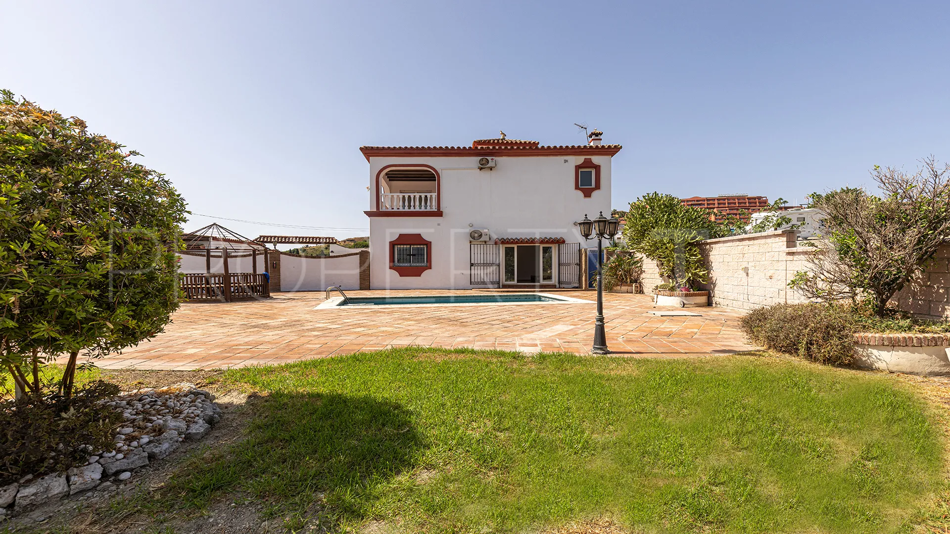 Villa en venta con 4 dormitorios en Manilva