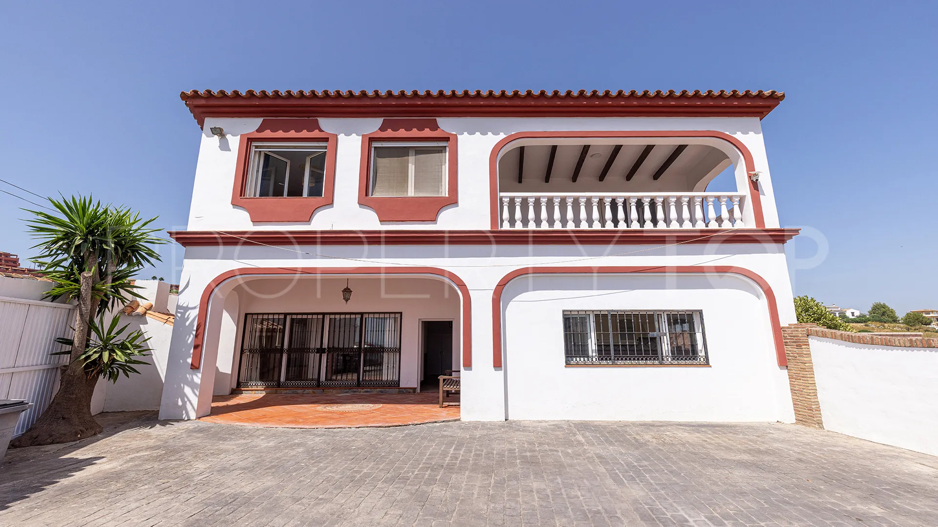 Villa en venta con 4 dormitorios en Manilva