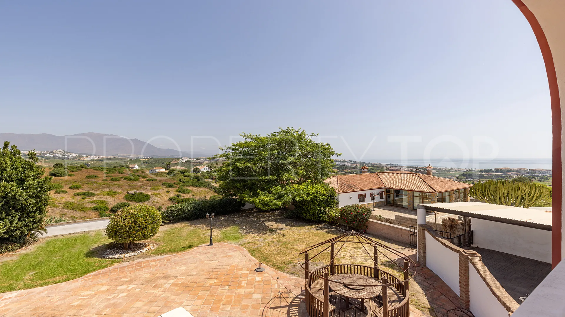 Villa en venta con 4 dormitorios en Manilva