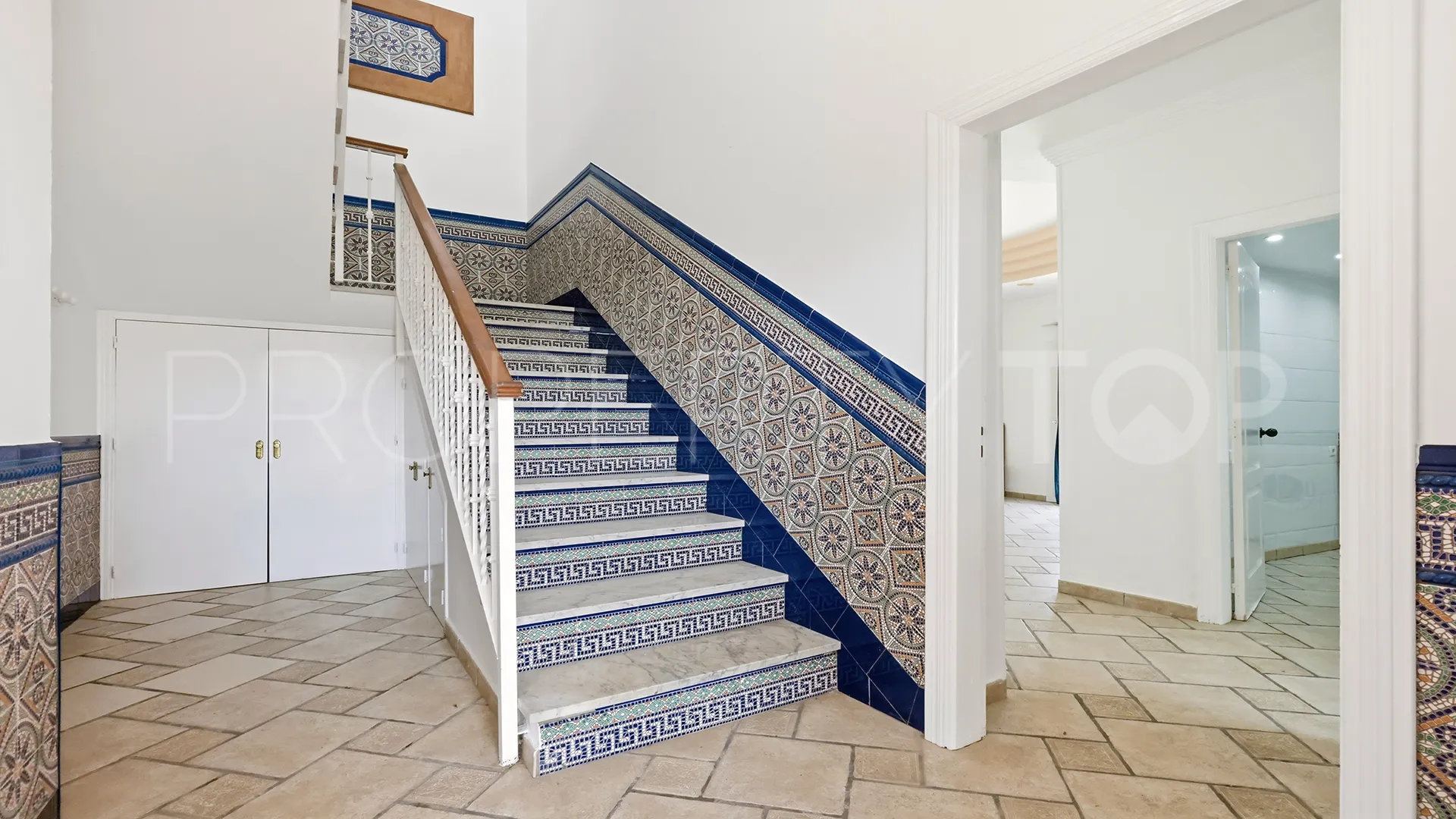Villa en venta con 4 dormitorios en Manilva