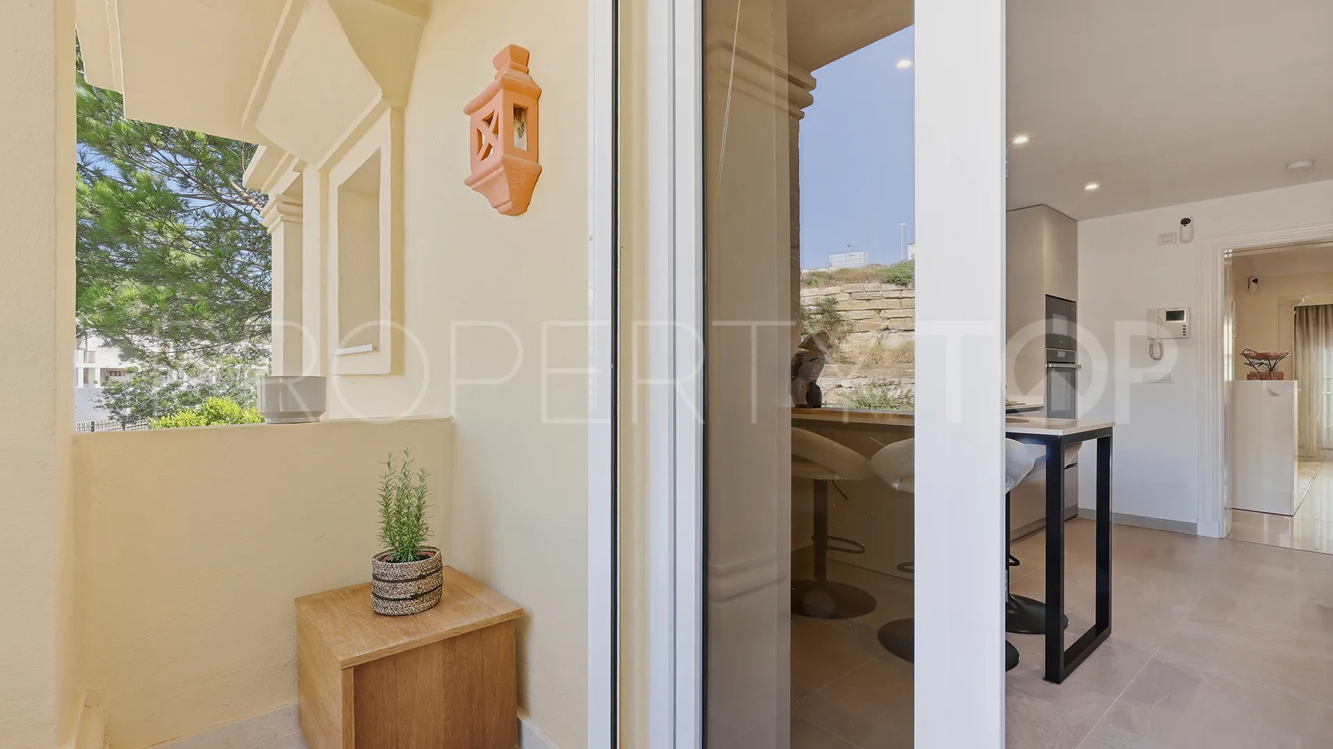 2 bedrooms apartment in Majestic for sale