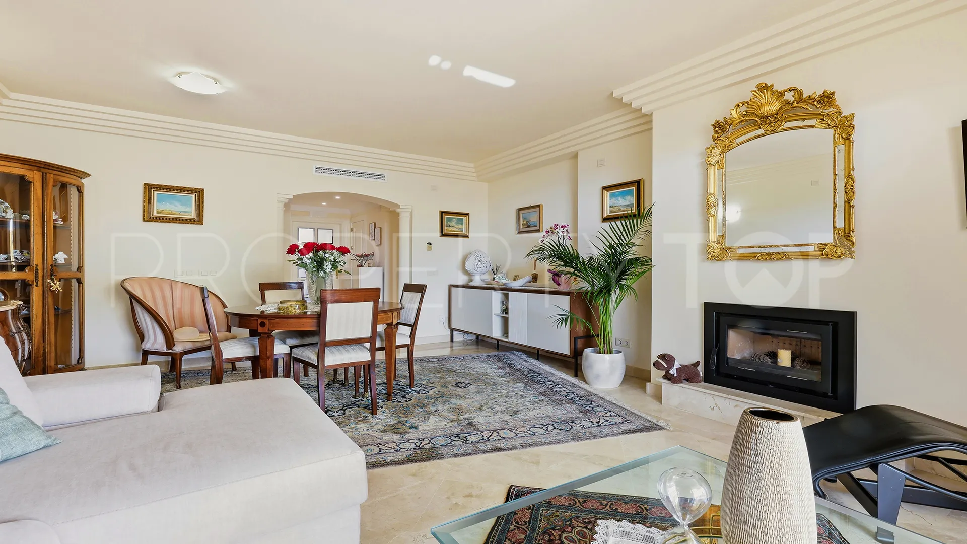 2 bedrooms apartment in Majestic for sale