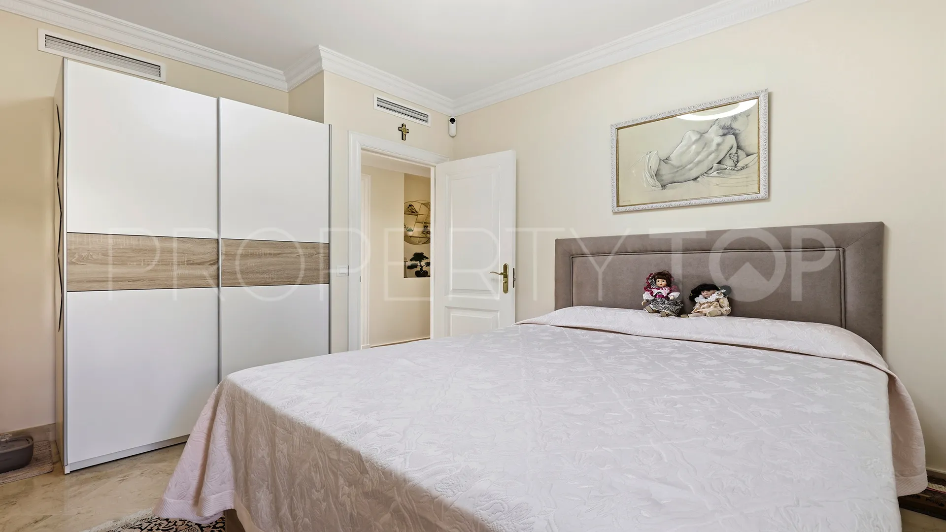 2 bedrooms apartment in Majestic for sale