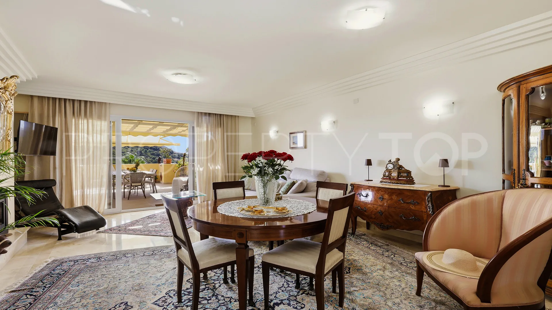 2 bedrooms apartment in Majestic for sale