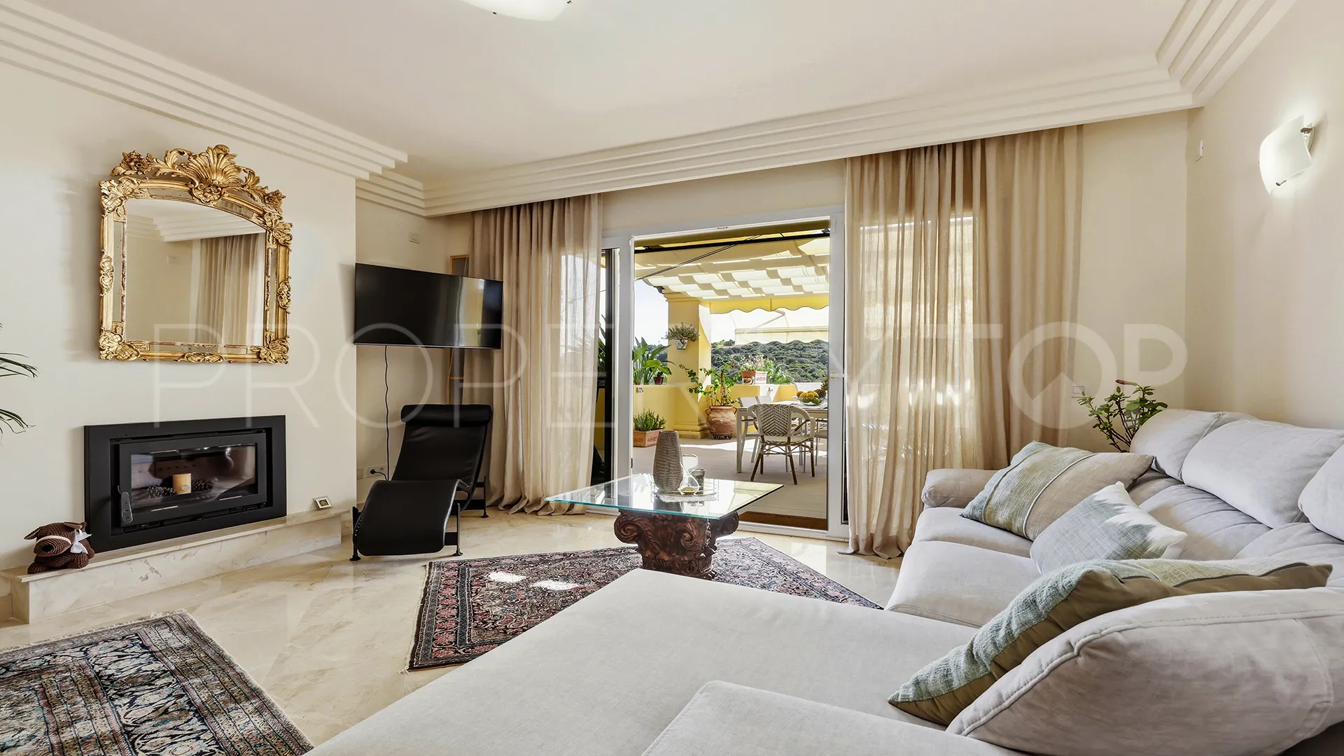 2 bedrooms apartment in Majestic for sale
