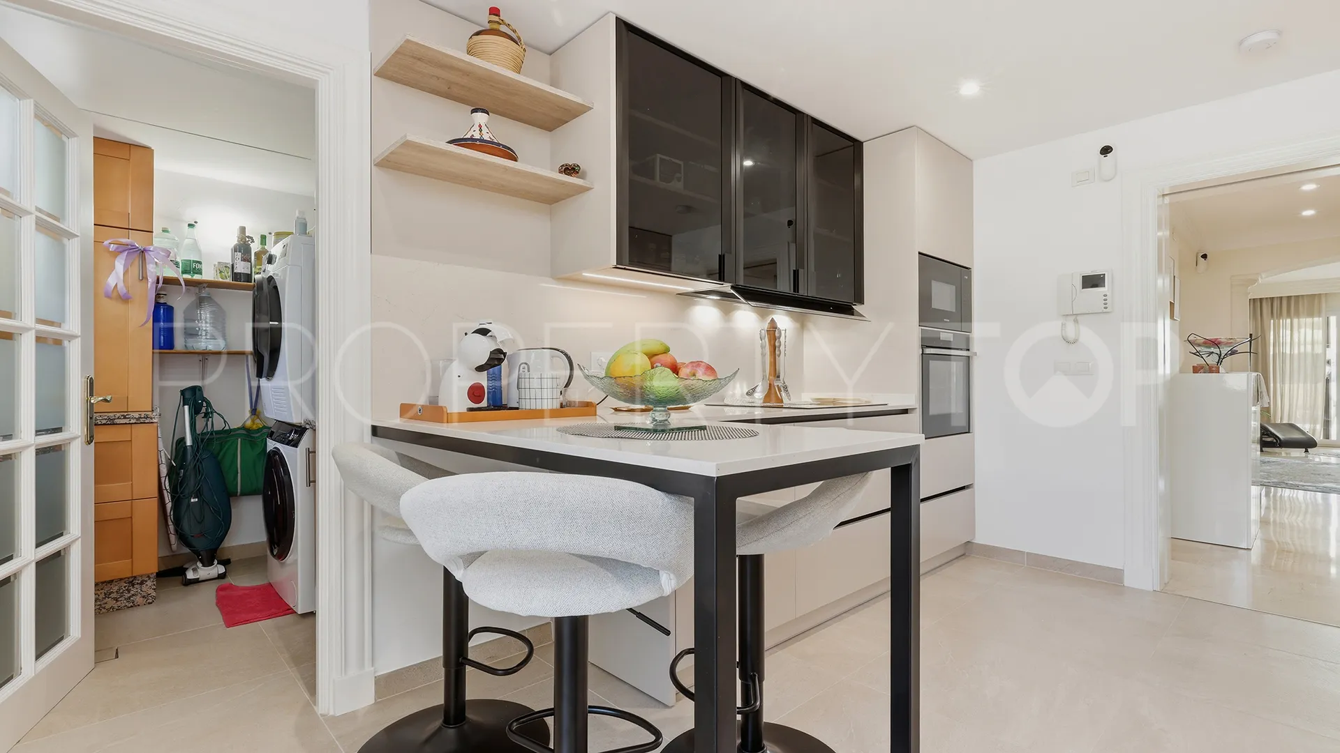 2 bedrooms apartment in Majestic for sale