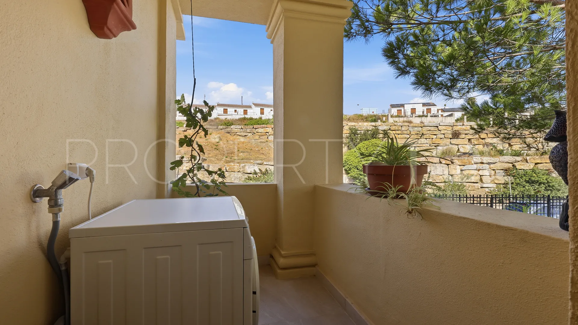 2 bedrooms apartment in Majestic for sale
