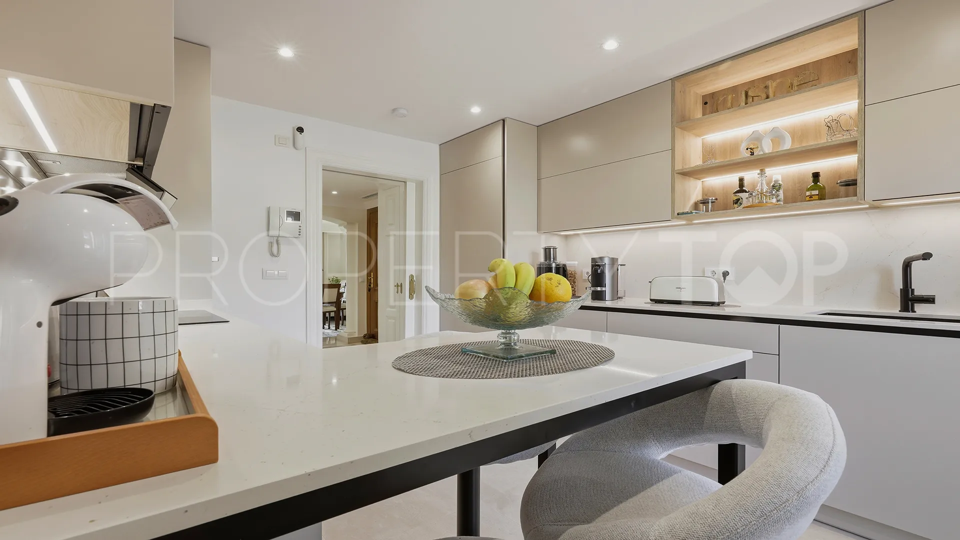 2 bedrooms apartment in Majestic for sale
