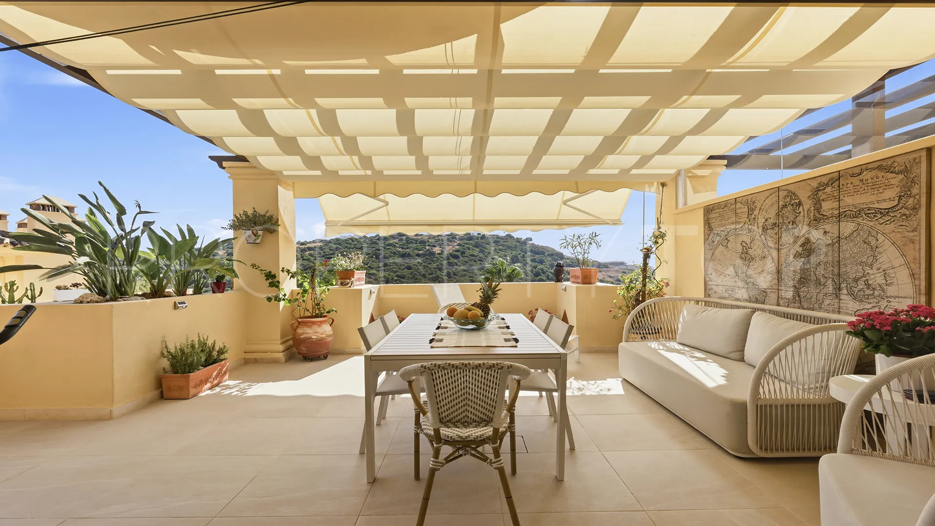 2 bedrooms apartment in Majestic for sale