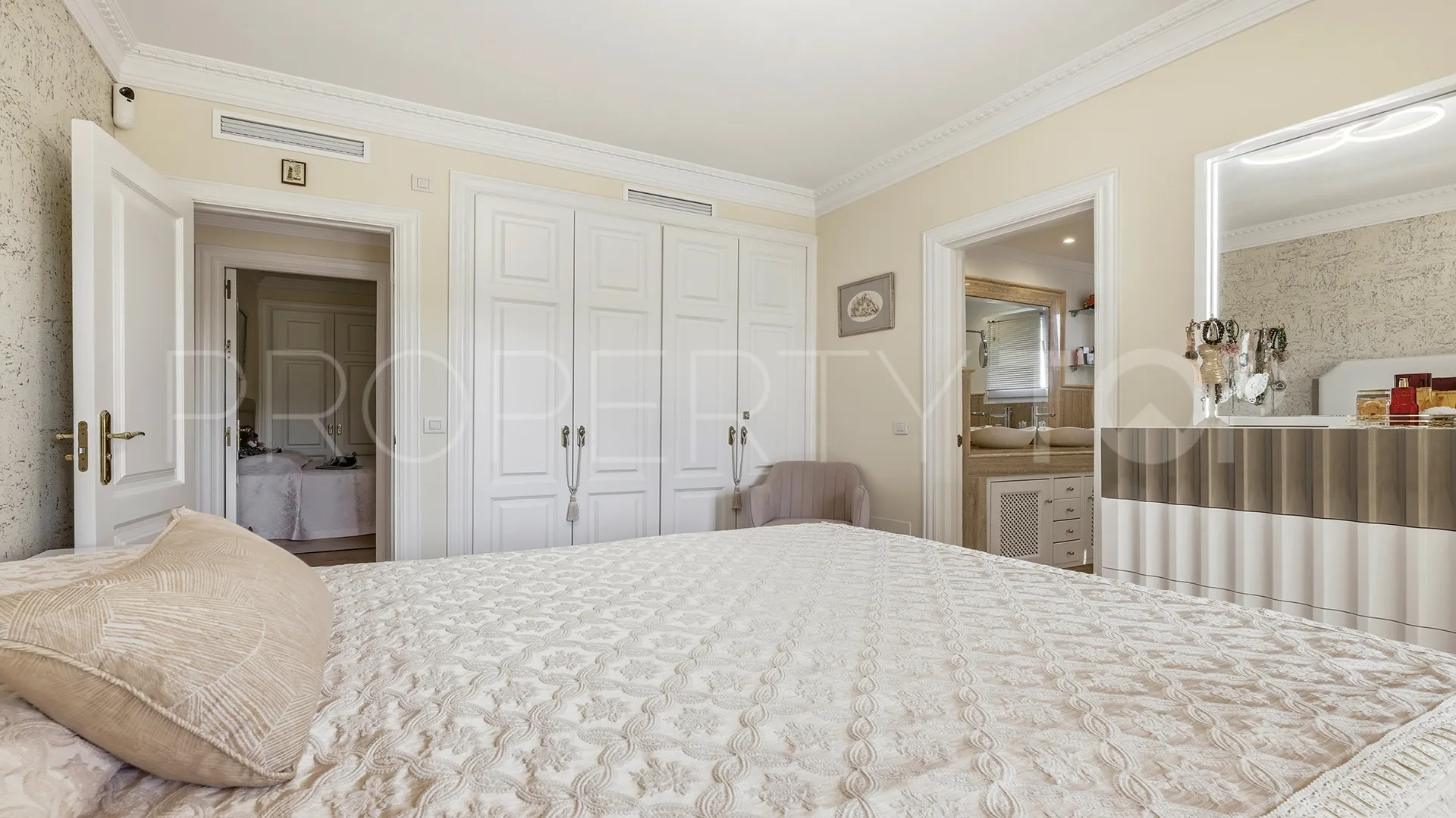 2 bedrooms apartment in Majestic for sale