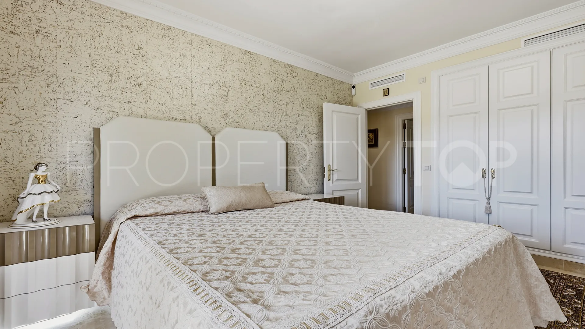 2 bedrooms apartment in Majestic for sale