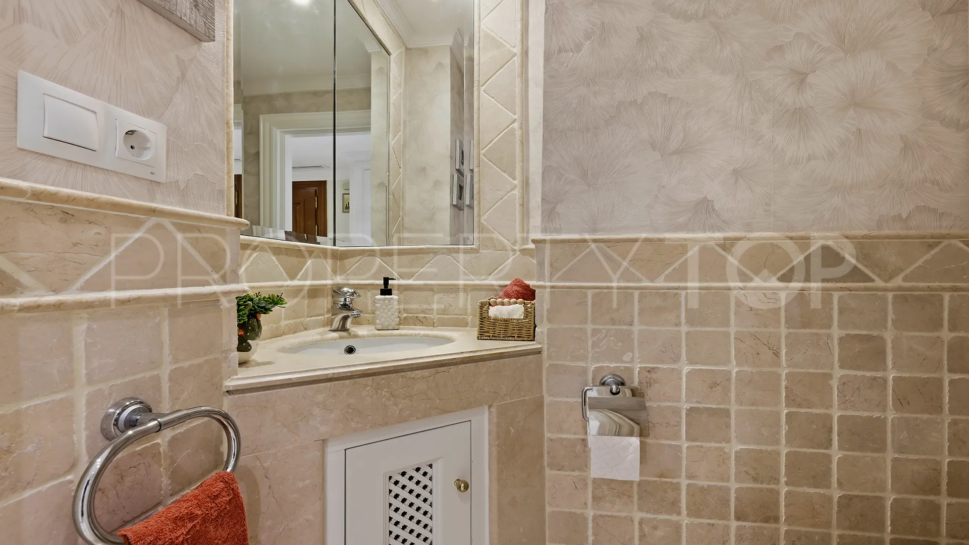 2 bedrooms apartment in Majestic for sale