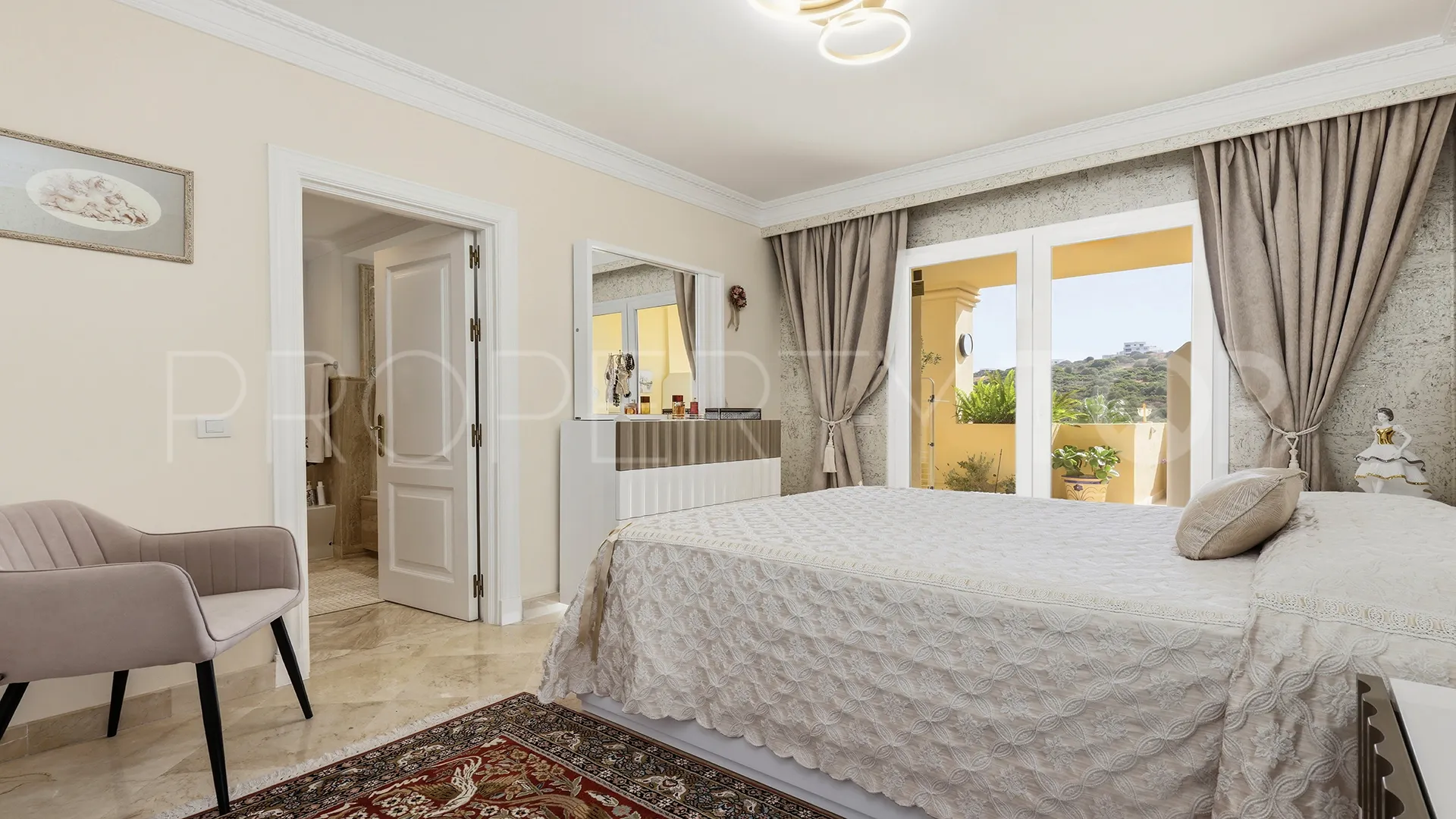 2 bedrooms apartment in Majestic for sale