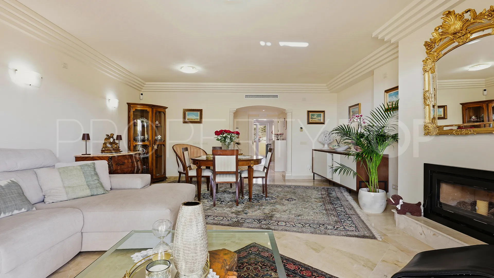 2 bedrooms apartment in Majestic for sale