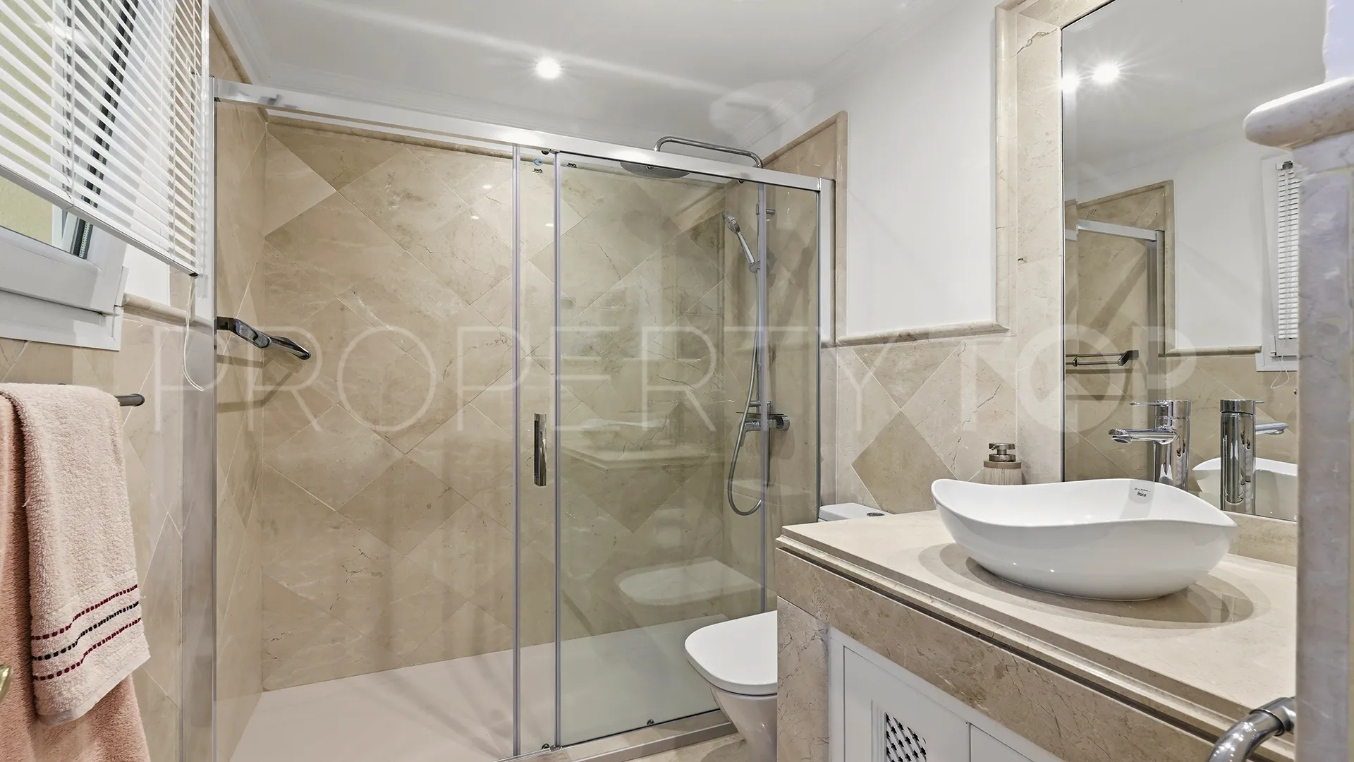 2 bedrooms apartment in Majestic for sale