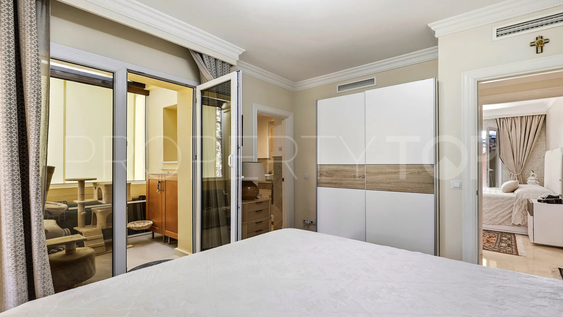 2 bedrooms apartment in Majestic for sale