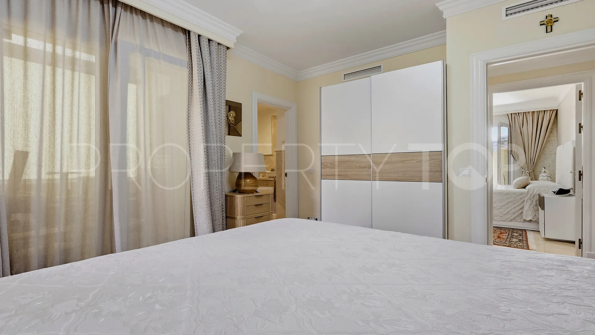 2 bedrooms apartment in Majestic for sale