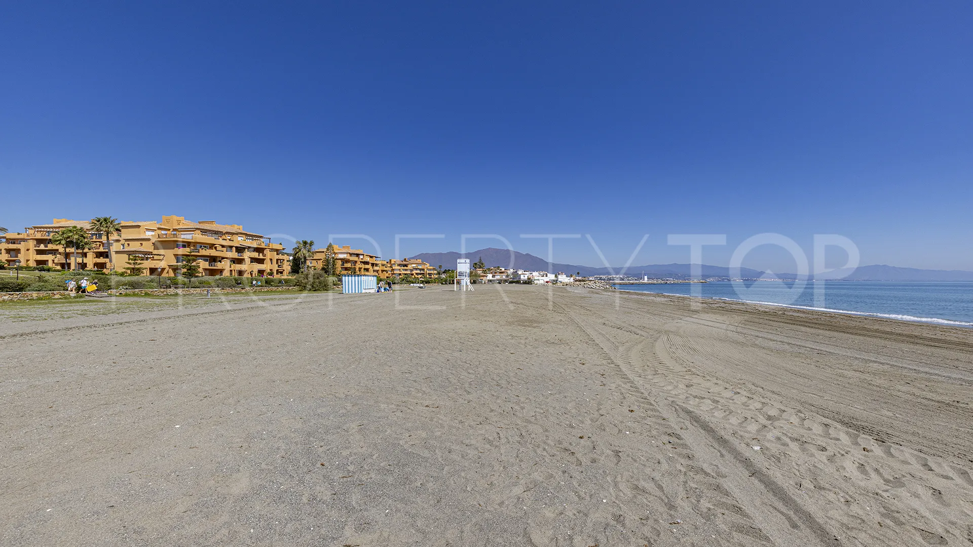 For sale ground floor apartment in Los Granados de Duquesa