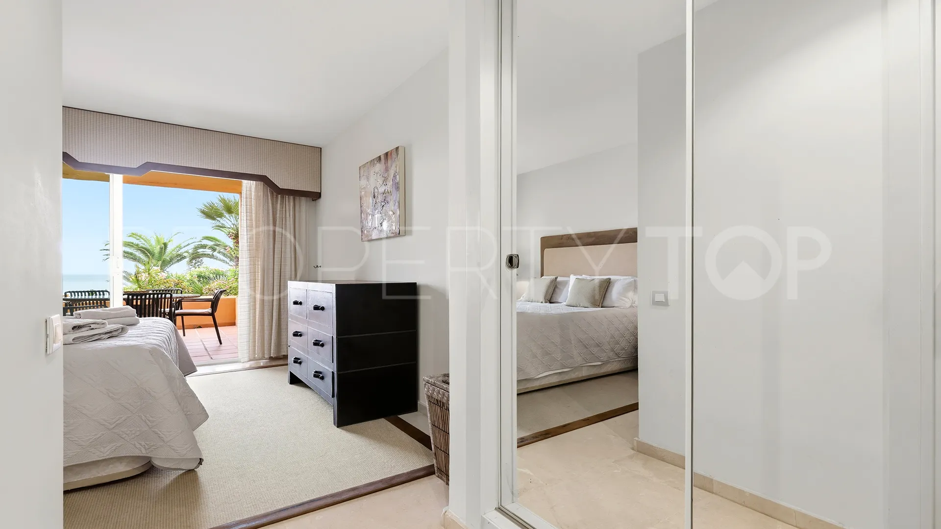 For sale ground floor apartment in Los Granados de Duquesa